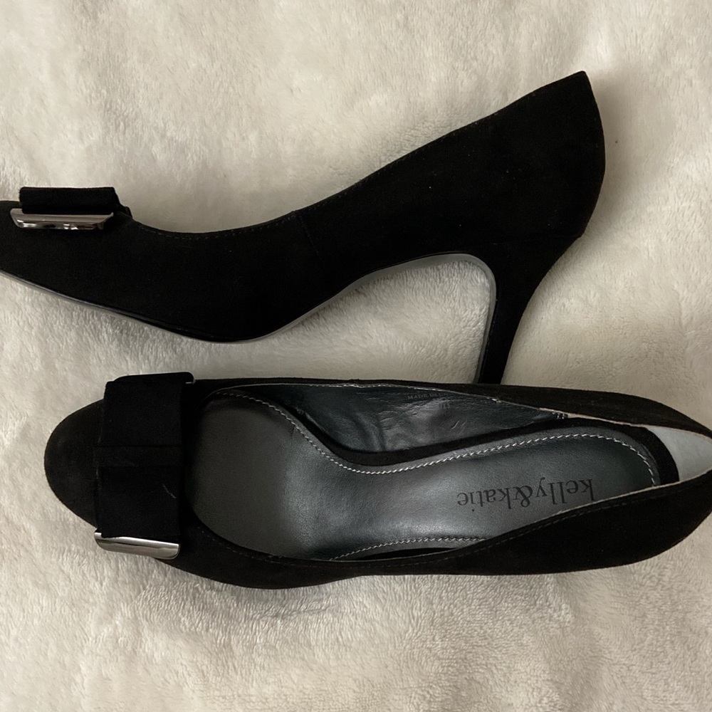 classic black heels
